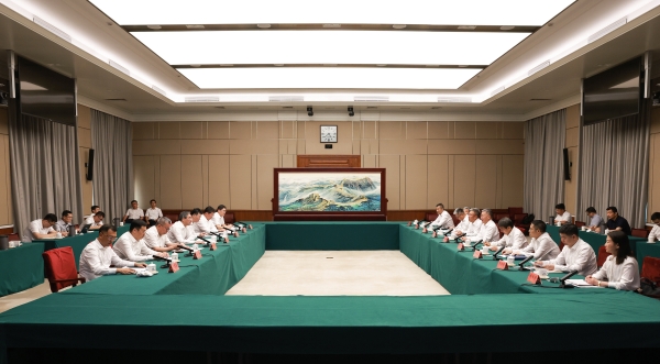 兵器工业集团与青岛市举行工作会谈