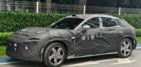 法拉“米”?小米SU8?雷军新车曝光 法拉“米”?小米SU8?雷军新车曝光