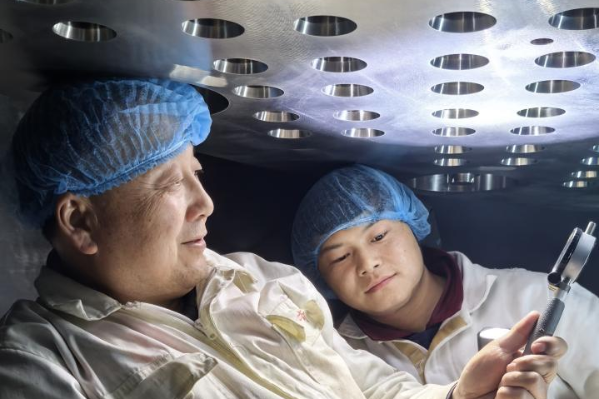 人物图9 人物图9